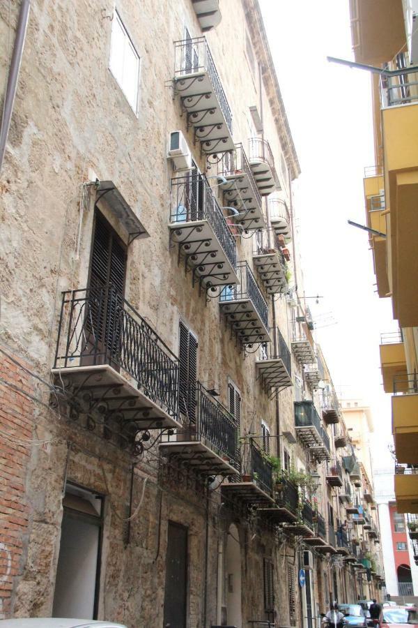 Appartamento Valverde Palermo Bagian luar foto